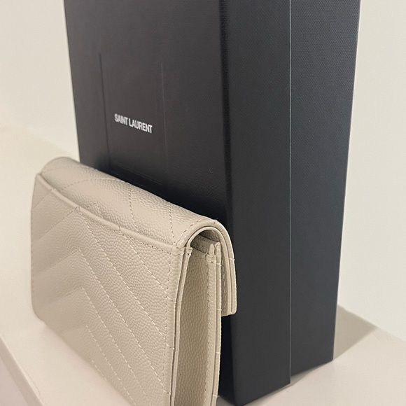 ❌SOLD❌ YSL Envelope Wallet - Picture 6 of 11